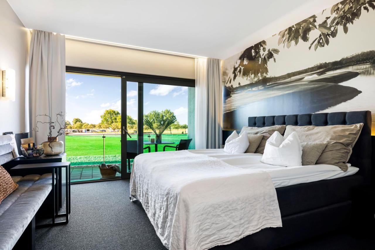 Ringenaes Hotell & Konferens 할름스타드 외부 사진