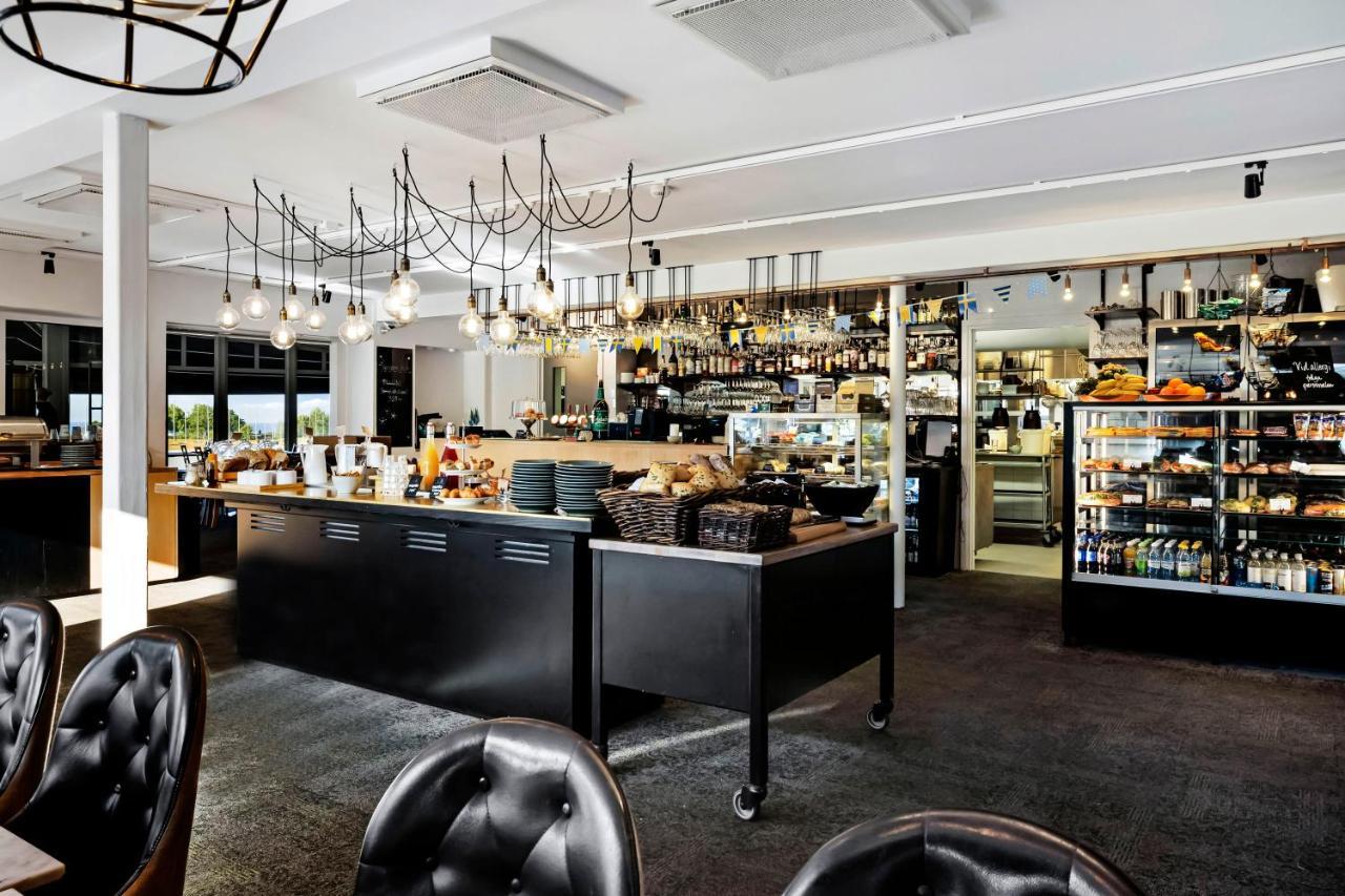 Ringenaes Hotell & Konferens 할름스타드 외부 사진